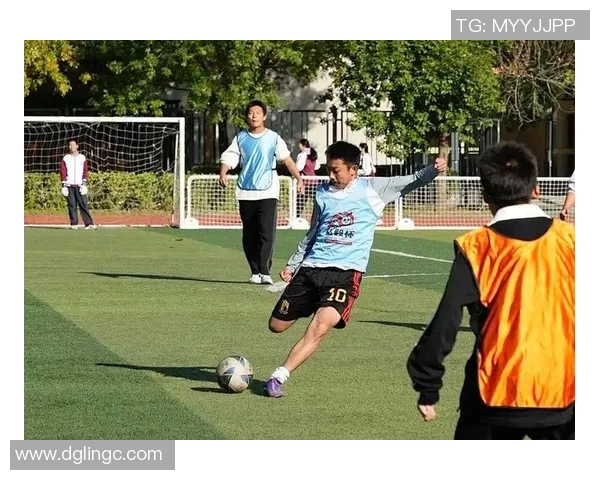 足球曹孝义的传奇人生与不屈精神在绿茵场上的精彩瞬间回顾